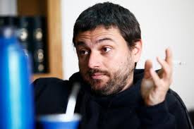 Una de las particularidades que tenía jorge bergoglio antes de ser papa, como la tienen muchos otros sacerdotes, y en general eso hizo el abogado juan grabois en 2007: El Gobierno De Colombia Niega Haber Agredido A Juan Grabois Puede Hacer La Denuncia Las Camaras Grabaron Todo La Nacion