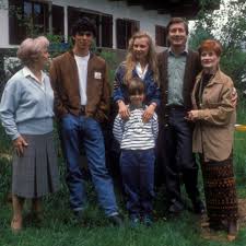 Oma inge (gisela uhlen), markus (michael wolf), oma herta (bruni löbel), florian (dennis hornig), peter (nikolai bury), susanna (nora von collande), rica (nicole schmid). Forsthaus Falkenau Was Machen Die Darsteller Heute Intouch