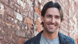 John Mellencamp homage becomes a chart-topper for Jake Owen