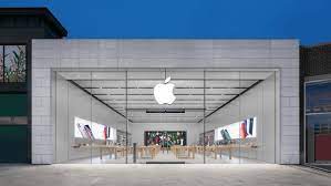 Join @kingjames, bugs bunny, and the rest of the team to collect basketball candies and celebrate the release of @spacejammovie. Eton Apple Store Apple