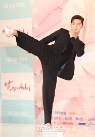 남자들은 모두 마피아를 꿈꾸고, 여자들은 몸 파는데 여념이 없으며, 경찰은 부패했고, 갱스터들은 당당하게 거리를 활보한다. ìŒˆë§ˆì´ì›¨ì´ ë°•ì„œì¤€ ê³„ì† ìš´ë™ íŒ¨ì…˜ ì•„ë‹Œ ëª¸ìœ¼ë¡œ ìŠ¹ë¶€