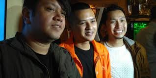 Maybe you would like to learn more about one of these? Lirik Dan Chord Lagu Bangun Cinta 3 Composers