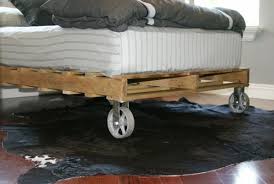 Europaletten Bett Bauen Preisgunstige Diy Mobel Im Schlafzimmer Europaletten Bett Bett Bauen Mobel Zum Selbermachen