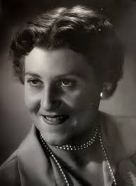 Paula Tharpe's Instagram, Twitter & Facebook