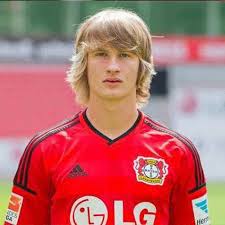 With these statistics he ranks number 1278 in the bundesliga. Tin Jedvaj Biography Bio Salary Career Net Worth Soccer Football Caps Market Value Club Career