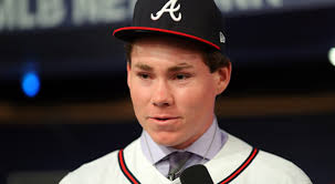 Braves draft Carter Stewart, and his nasty curveball, at No. 8