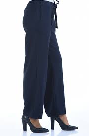 Pantalon jogger fabriqué en mélange de coton, taille élastique ajustable à l'aide d'un cordon. Pantalon Large Taille Elastique 4242 04 Bleu Marine 4242 04 Sefamerve