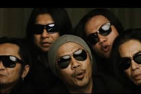 Di saat anak, ayah, ibu, istri, suami, teman, saudara atau tetangga dan rekan kerja berulang tahun, biasanya kita akan mendoakannya agar selalu diberikan kesehatan dan tentu saja. Lirik Dan Chord Lagu Selamat Ulang Tahun Dari Jamrud