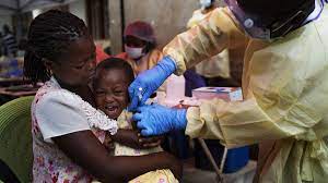'we clap if none die': Ebola Neuer Impfstoff Im Einsatz Br24
