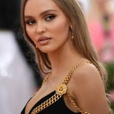 Stream 𝓲 𝓪𝓶 𝓵𝓸𝓼𝓽 𝓲𝓷 𝓪 𝓻𝓪𝓲𝓷𝓫𝓸𝔀 by tcxlmet