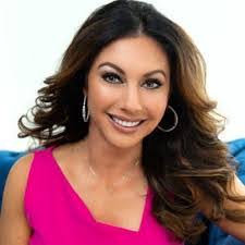 Erin Lahey's Instagram, Twitter & Facebook