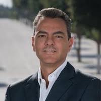 90+ perfiles de «Luis Topete»