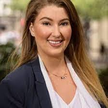 Laura Bramble's Instagram, Twitter & Facebook