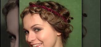 If needed, use bobby pins to fold and pin your hair underneath the curls. How To Create A Curly 20s Flapper Bob For Long Hair Hairstyling Wonderhowto