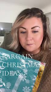 #christmas cheat sheets with this #wrappinghack …. No celotape required  #christmashacks #giftwrapping #giftbags #christmasideas #giftideas