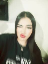 Frida flores (@fridaflores__)