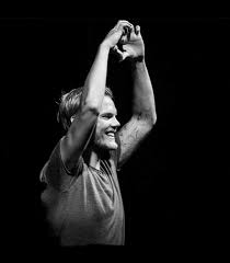 Meet liang kim loong （梁金龙）. Images Avicii Avicii Kandisar Sjalsfrande
