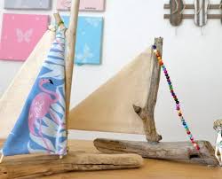 Diy Holz Segelboot Aus Strandgut Bauen Kinder Diy Trends In 2020 Boot Basteln Strand Basteln Schiff Basteln