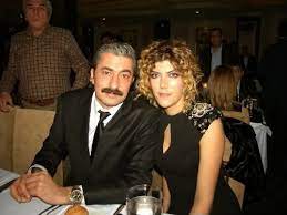 Erkan petekkaya (born 11 december 1970) is a turkish actor. Erkan Petekkaya Nin Esi Kimdir Didem Petekkaya Kimdir Kac Yasinda Nereli Ne Is Yapiyor