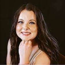 Candace Denham's Instagram, Twitter & Facebook