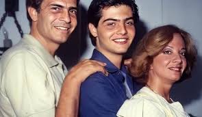 At the age of six she moved from pelotas, a city in brazil's extreme south, to são paulo with her family. Gazetaweb Tarcisio Meira Resgata Foto Antiga Com Tarcisio Filho E Gloria Menezes Para Tbt Em Familia