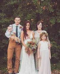 Teen mom 2 star chelsea houska dedoer and husband cole deboer officially tied the knot last october, but one year and one week later they celebrated their marriage with a wedding event. Pinterest Xokikiiii Chelsea Houska Wedding Dress Chelsea Deboer Wedding Mom Wedding