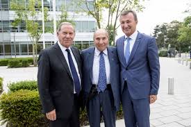 Serge dassault, né serge bloch le 4 avril 1925 et mort le 28 mai 2018 à paris, est un industriel, homme d'affaires, homme politique et milliardaire français. Deces De Serge Dassault