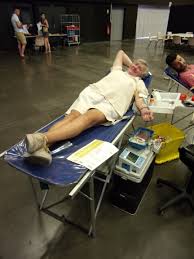 Athos, qui était très fort à tous les exercices du corps, passa avec d'artagnan du côté opposé, et leur fit défi. Don De Sang Wikipedia