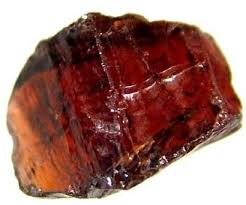 Uncut Garnet In December 1996 A Student In Central Australia Discovered The Largest Garnet Ever Found Which Is Over One Minerals Garnet Rocks And Minerals