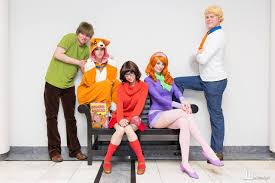 We would like to show you a description here but the site won't allow us. The Mystery Machine Gang From Scooby Doo Cosplayers Velma Riddle S Messy Wardrobe Daphne Katie Cosplays Corgi Scooby Doo Monika Lee Fre Scooby Doo Kostume