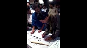 Explore more on raj thackeray. Raj Thackeray Visited Satish Chaphekar S Autograph Exibition Part 2 Youtube