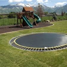 Gartentrampolin Stiftung Warentest Wie Sicher Ist Ihr Trampolin Gartentrampolin Hintergarten Diy Spielplatz