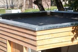 Www Neuberga Com Die Grundlage Vor Einbringung Der Extensiven Dachbegrunung Die Wurzeldichtheit Durch Ep Dachbegrunung Flachdach Gartenhaus Design Gartenhaus