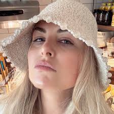 The future holding onto the Necessity of Hope ✨ In The Express Magazine by  Rabbi Geffen https://www.27east.com/magazines/the-necessity-of-hope-2310622/