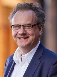 Academy of Science honours two University of Sydney researchers