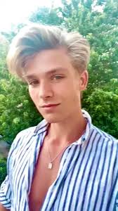 Beautiful @oliver.brynnum 🌞 #fire #smile #model #malemodel #fashion  #lakecomo #lakecomoworld #friends #viral #tiktok #summer #hype #follow  #neiperte