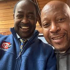 Here is this week's selfie. And he spells his first name the only “right  way.” With a “Y.” 😜