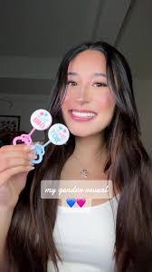 Jackie Robles's Instagram, Twitter & Facebook