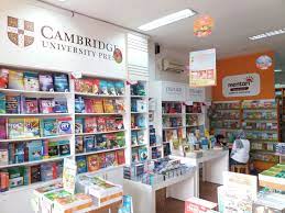 Salah satu toko buku online terpercaya yang menjual buku import adalah kinokuniya. Mentari Books Indonesia