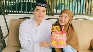 Kabar mengejutkan datang dari larissa chou yang mengunggat cerai alvin faiz. Larissa Chou Buka Aib Alvin Faiz Suami Maia Estianty Mualaf