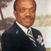 Leila Floyd's Instagram, Twitter & Facebook