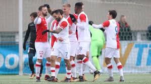 První zápas v základní sestavě slavie, hned hattrick proti teplicím. Zive Slavia Sachtar 2 3 Osmifinalistovi Ligy Mistru Slavia V Dubaji Tesne Podlehla Aktualne Cz