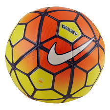 Combining the main white color with bold black additions, the nike ordem 2016/2017 premier league ball most remarkably boasts an extremely bold multicolor graphic design. Premier League Ball 2016 All Sport Balls