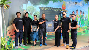 Les' copaque production's products have not only successfully penetrated the asian market, but also globally. Youtube Gold Silver Play Button For Les Copaque Production