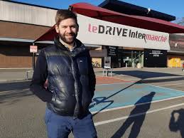 Intermarché is the brand of a general commercial french supermarket, part of the large retail group 'les mousquetaires' founded in 1969 unde. Consommation Pour Contrer Amazon Intermarche Ouvre Son Drive Aux Petits Commercants Le Journal Du Pays Yonnais