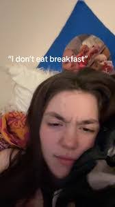 Deanna Piper's Instagram, Twitter & Facebook