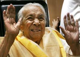 Same thing happened when zohra sehgal passed, pictures of her as an attractive young woman surfaced, to shock us that the funny old woman used to be young and therefore beautiful, and then of course she stopped being desirable, marketable. Zohra Sehgal Turns 101