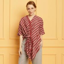 33 style model batik pria 2021 : 19 Gambar Baju Batik Modern 2021 Terbaru Pria Wanita