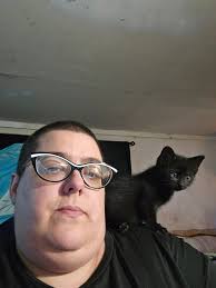 Hi all! I just wanted to introduce myself and share a photo I took. This is  my recent makeup work ☺️