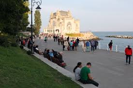 Vremea in constanța are o temperatura minima de 4 ºc si maxima de 10 ºc. Scade Rata De Infectare La ConstanÈa Se RidicÄ RestricÈiile Anti Covid19 Evenimentul Zilei